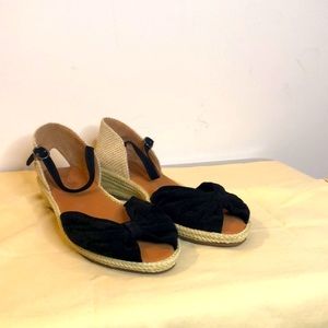Gentle Souls by Kenneth Cole wedges